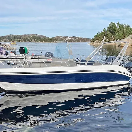 Сasa de vacaciones 8 Person In Urangsvag