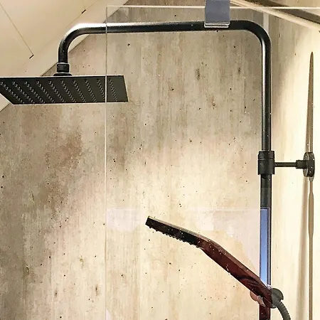 Сasa de vacaciones 8 Person In Urangsvag