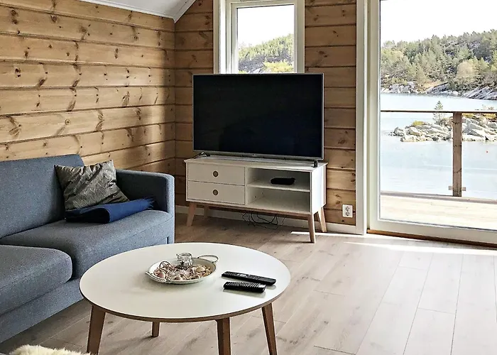 8 Person In Urangsvag Ervik (Urangsvag)