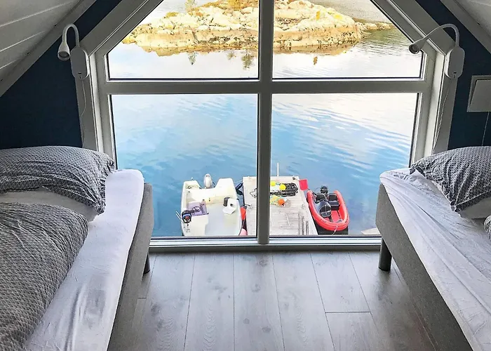 8 Person In Urangsvag Ervik (Urangsvag)