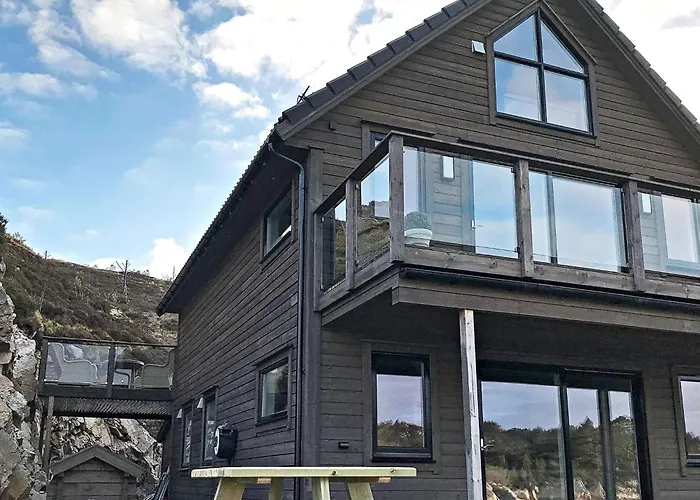 8 Person In Urangsvag *
